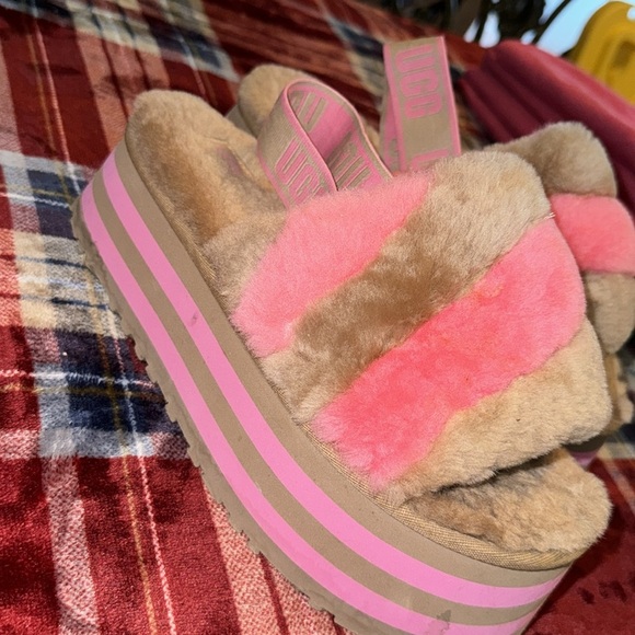 BRAND NEW UGG PLUSH SIZE 8 WOMENS - Picture 3 of 5